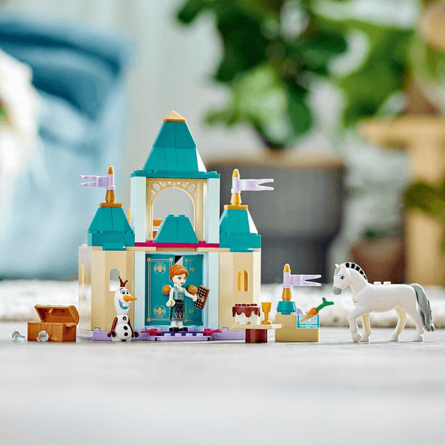 LEGO 43204 Disney Princess Les Jeux au Château d’Anna et Olaf.